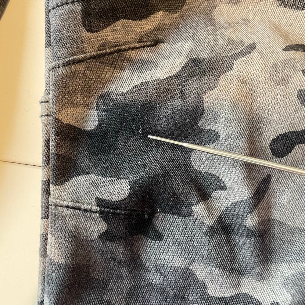 Spanx Stretch Twill Cargo Jogger Sz M Camo Black Gray Pull On Pockets Gorpcore - Picture 12 of 12